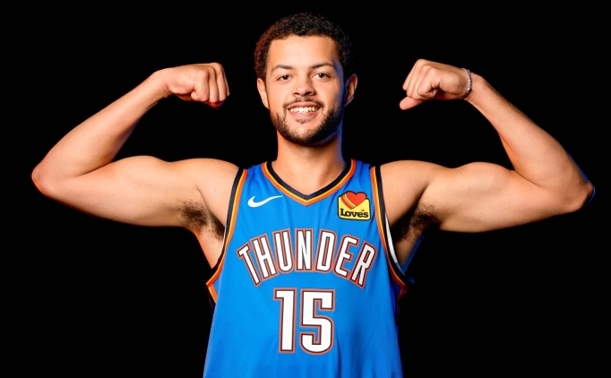 OKC, eski barmen Alex Reese'i kadroya katt!