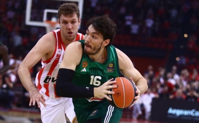 Yunanistan'da derbinin kazanan bir kez daha Panathinaikos oldu