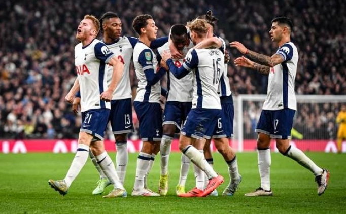 Tottenham, evinde Manchester City'yi 2 golle devirerek turlad