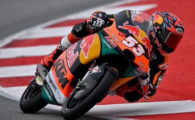 Milli motosiklet�i Deniz �nc� pistlere iniyor