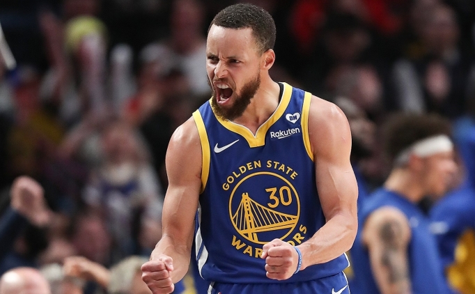 Curry, Warriors ile kontratn 62 milyon dolara uzatt!