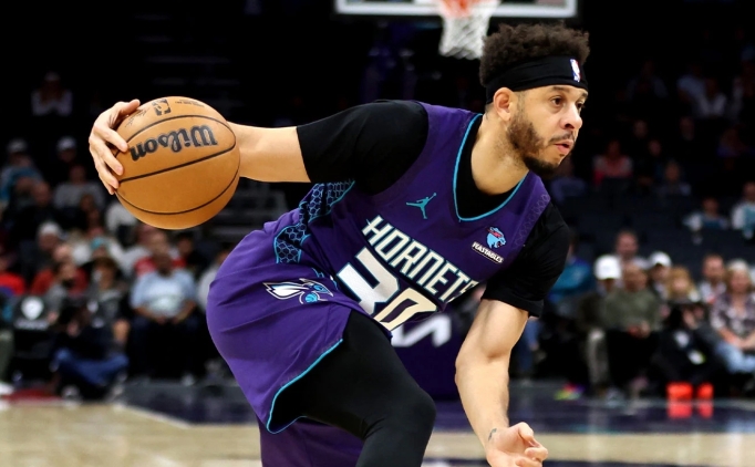 Hornets, Seth Curry'yi takmda tuttu