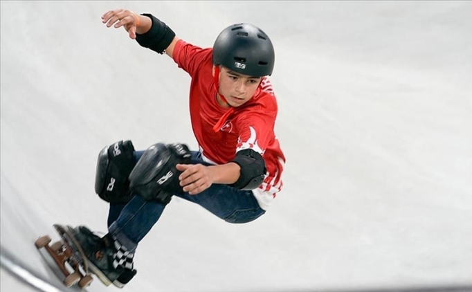 T�rkiye'de olimpik kaykay bran��n�n geli�imi i�in tecr�beli yabanc� antren�r at�l�m�