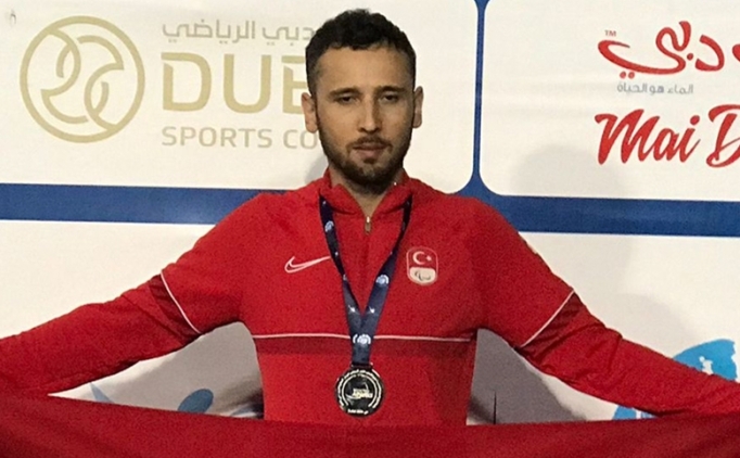 Ouz Akbulut, 400 metre T12 finalinde 4. oldu