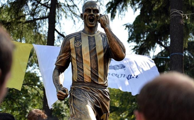 Fenerbah�e efsaneleri, Atat�rk'�n yan�na ta��n�yor