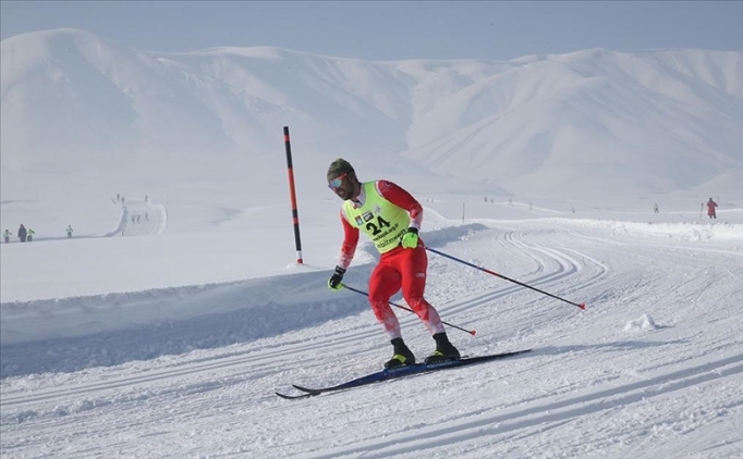 Yksekova kristal kar rtsyle 'kayak sporunun parlayan yldz' oldu