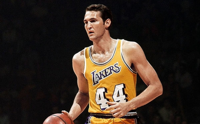 Lakers, Jerry West'i bu sezon formasnda anacak!