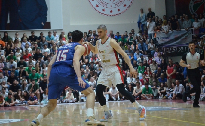 Yalovaspor Basketbol 3 oyuncuyla anlama salad