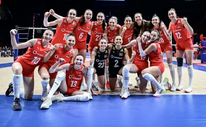 Filenin Sultanlar�'ndan nefes kesen zafer: Polonya'y� 3-2 ma�lup ettik!