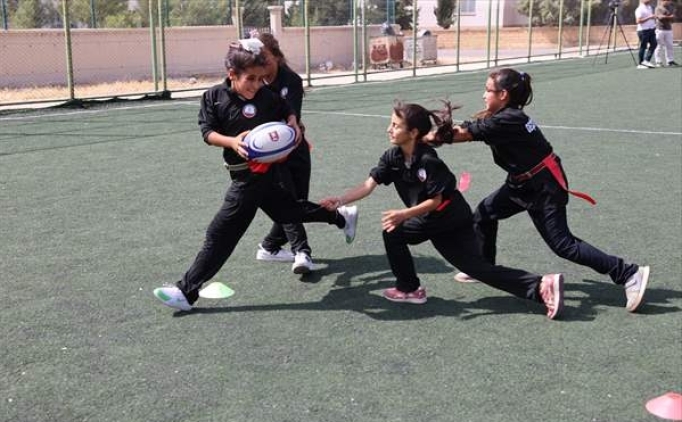 �anl�urfal� k�z ��rencilerin ragbi ba�ar�s�