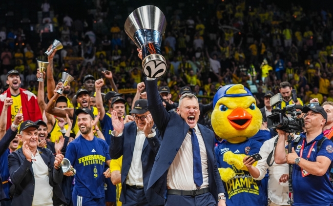 Jasikevicius, �ampiyonlu�u e�ine arma�an etti