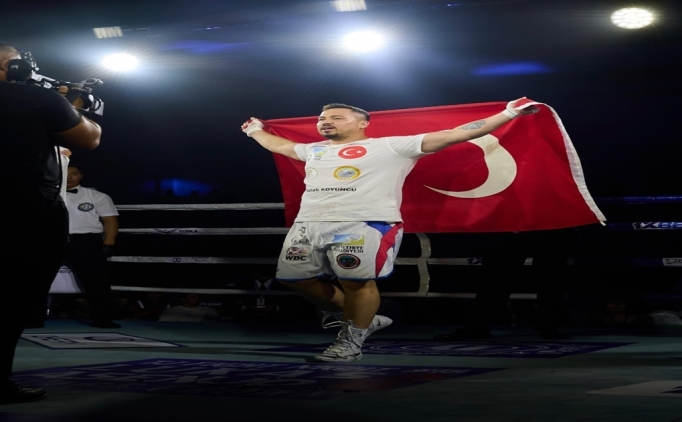 �� kemere sahip 'T�rk Tyson' 17. zaferini elde etti