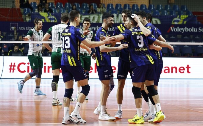 Fenerbah�e Medicana, sahas�nda set vermeden galip