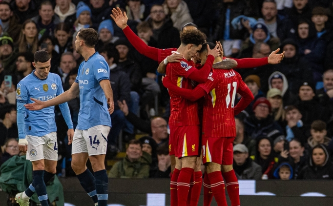 Liverpool, Manchester City'yi devirdi; Şampiyo...