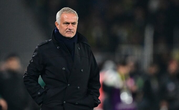 Fenerbah�e'de Mourinho'yu bekleyen zor karar
