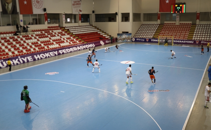 Erkekler Salon Hokey Süper Lig Süper Final müsabakaları Amasya'da başladı