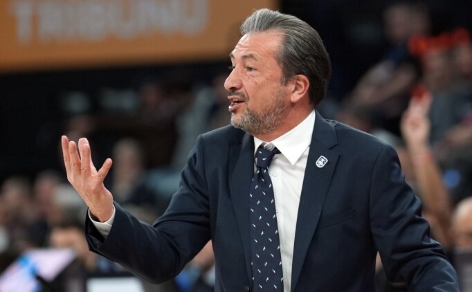 Anadolu Efes Ba�antren�r� Luca Banchi: '�ok �nemli bir galibiyet elde ettik'