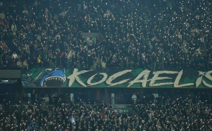 Tribünden düşen Kocaelisporlu taraftar ağır yaralandı