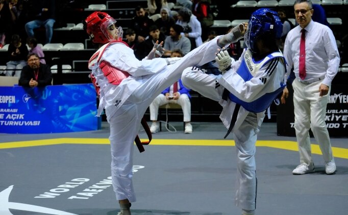 Milli sporculardan tekvando turnuvas�'nda 33 madalya