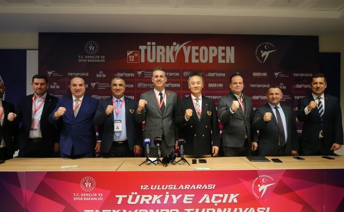 Uluslararas� T�rkiye A��k Tekvando Turnuvas� Antalya'da devam ediyor