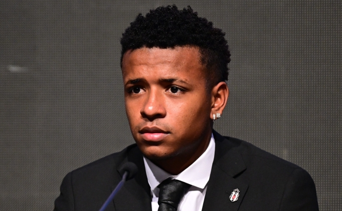 Murat �zbostan: 'Galatasaray ve Fenerbah�e yanl��, Be�ikta� do�rusunu yapt�'