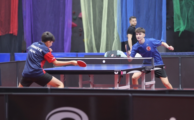 Nev�ehir'de, 50 �lkeden 350 masa tenis�i madalya m�cadelesi veriyor