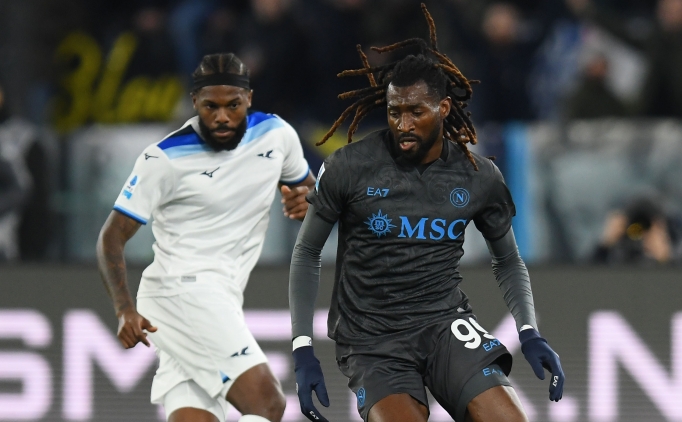 Lazio evinde Napoli'ye elme takt