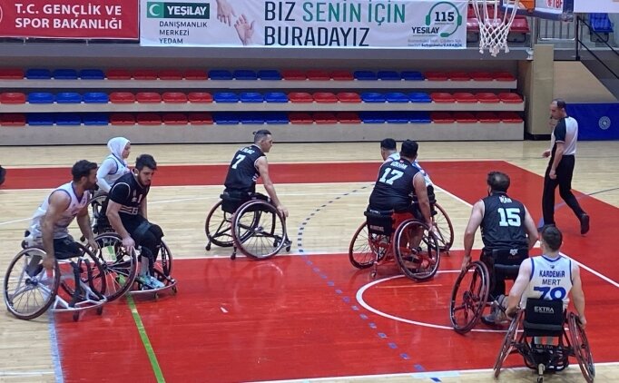 Be�ikta�, tekerlekli sandalyede Karab�k deplasman�ndan galip ��kt�