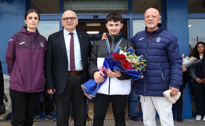 Avrupa �ampiyonas�'nda ���nc� olan milli at�c� Eren Kalfa, Trabzon'a d�nd�