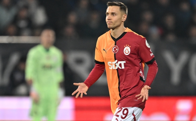 Galatasaray'da yeniler asistle ba�lad�