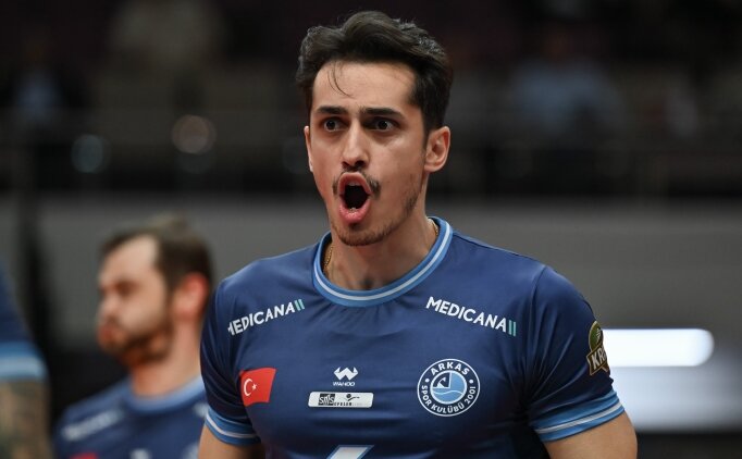 Kupa Voley'de Arkas Spor, Ziraat Bankkart'a set vermeden d�rtl� finalde!
