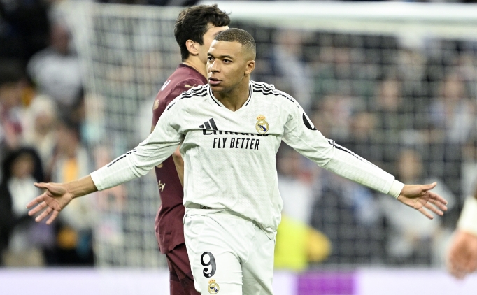 Kylian Mbappe, Manchester City'yi darmada��n etti