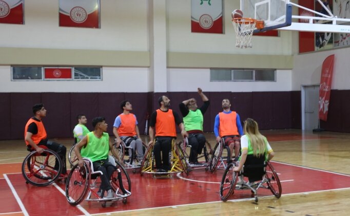 �anl�urfal� engelli basketbolcular play-off ma�lar�nda i�i s�k� tutmak istiyor