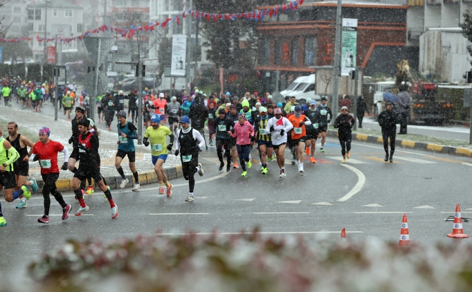 Vak�fbank 45. Uluslararas� Trabzon Yar� Maratonu ko�uldu