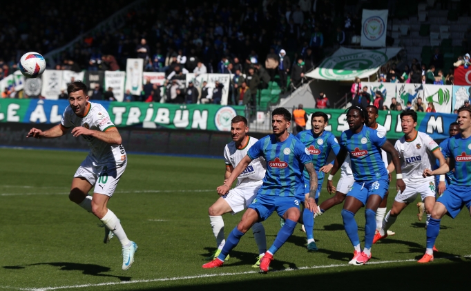 Çaykur Rizespor, ikinci yarı açıldı!