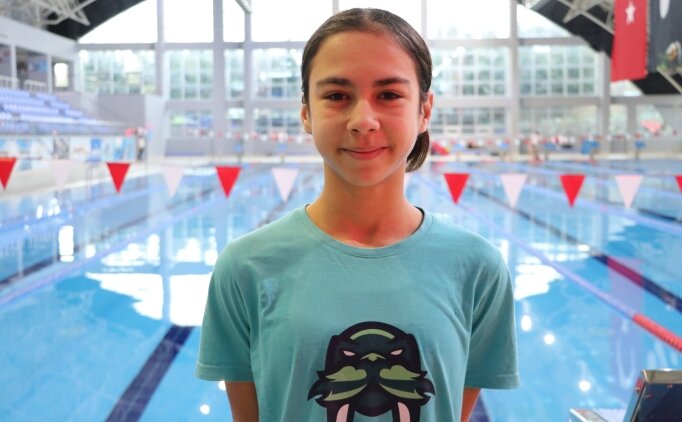 Y�zmede 30 madalya kazanan Ela G�zelsoy, milli tak�m i�in kula� at�yor