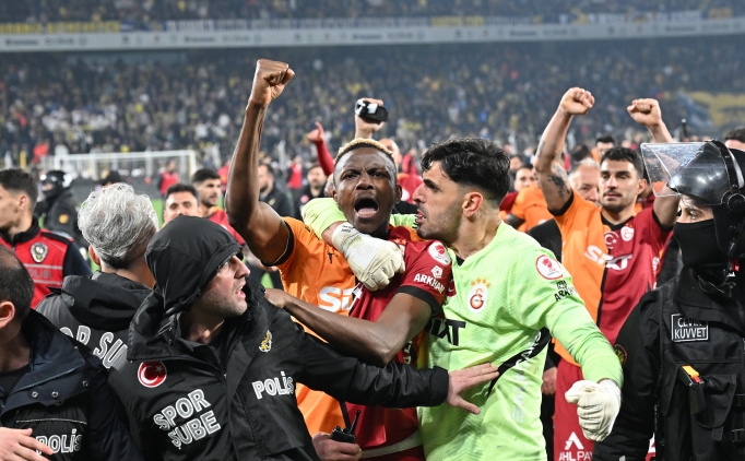 Galatasaray'da derbi galibiyeti b�yle geldi!
