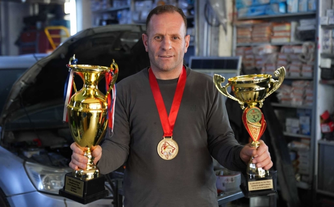 Filmlerden etkilenerek ba�lad��� karatede �ampiyon oldu