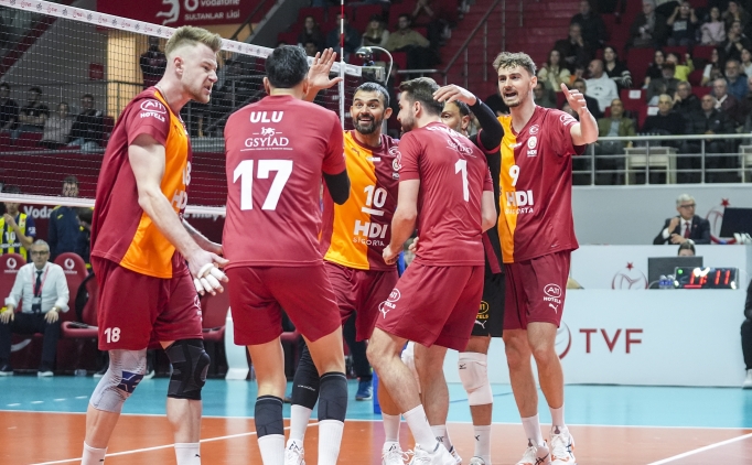 Galatasaray, filede Fenerbahçe'ye set vermedi!