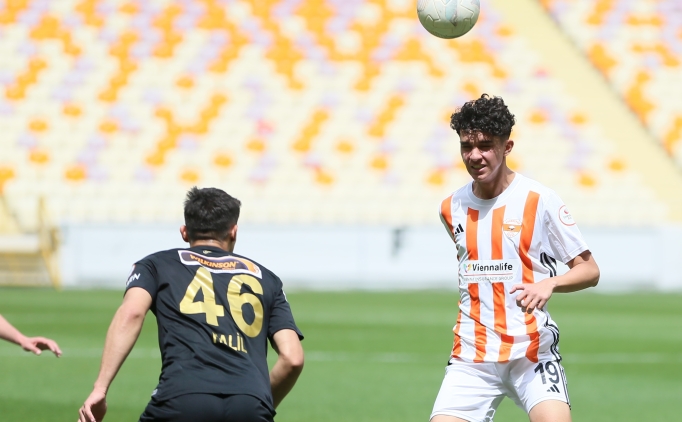 Adanaspor, Yeni Malatyaspor'u 4 golle ge�ti