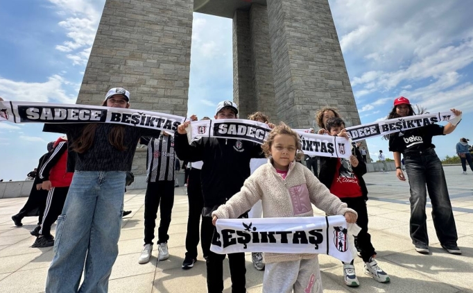 Beşiktaş taraftarları Çanakkale Şehitler Abidesi'ni ziyaret etti