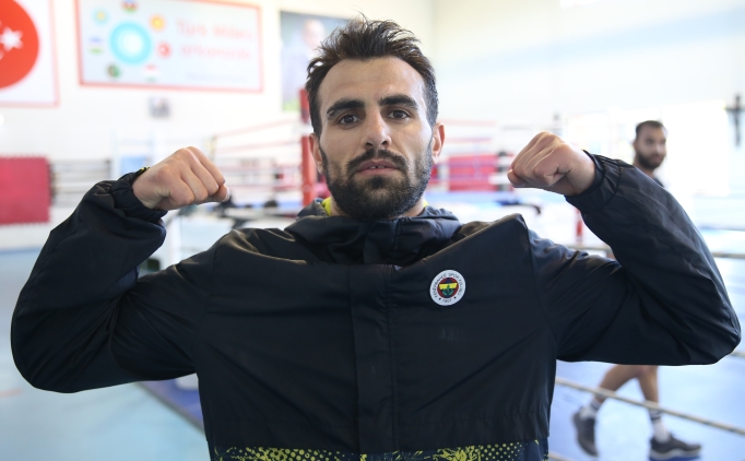 Milli boks�r Necat, d�nya �ampiyonlu�u i�in ter d�k�yor