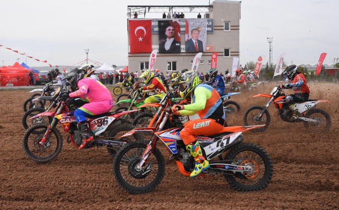 Motokrosta T�rkiye, Avrupa Gen�ler ve BMU �ampiyonalar�nda ilk g�n tamamland�
