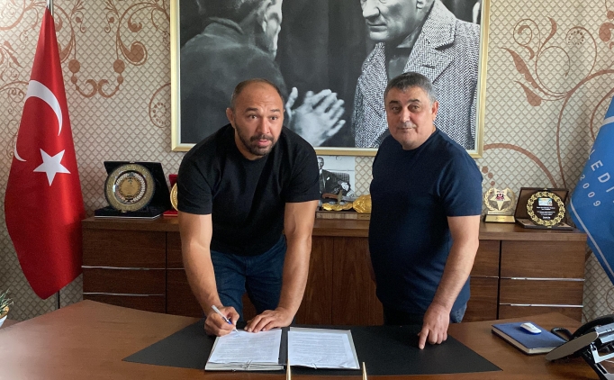 Ba�pehlivan Ali G�rb�z, Aksu Belediyesi ile s�zle�me imzalad�