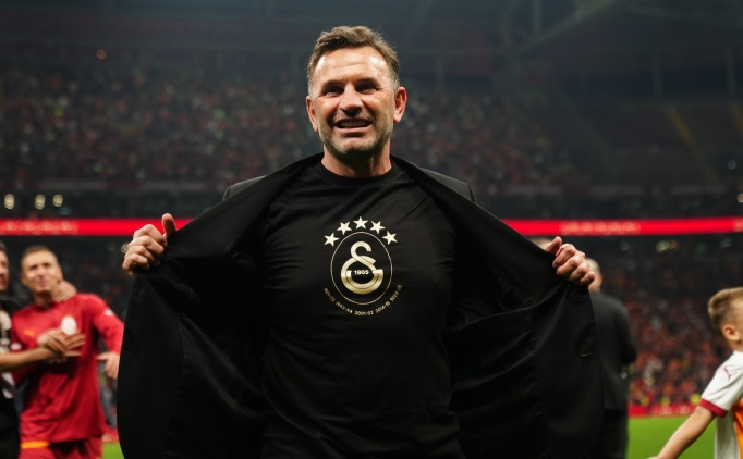 Galatasaray'da Okan Buruk'tan moral mesaj�!