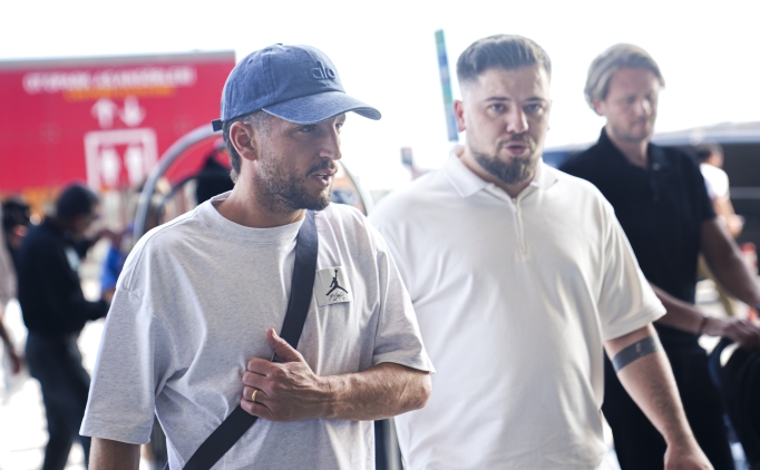 Mertens, �stanbul'dan ayr�ld�!