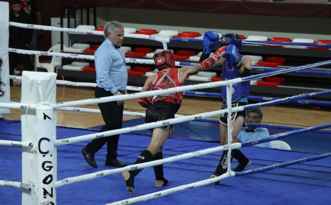 K�rklareli'nde Hayrullah Camadan Gen�ler T�rkiye Muaythai �ampiyonas� s�r�yor