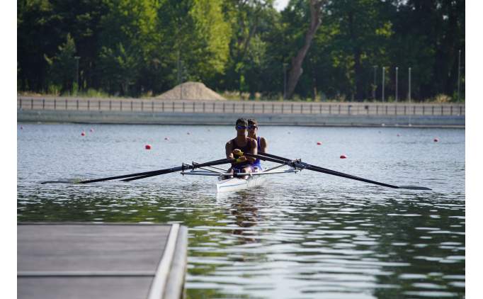 Gen�ler T�rkiye K�rek Kupas� yar��mac�lar�, Meri� Nehri'nde antrenman yap�yor