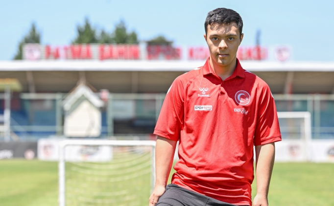 Down sendromlu milli futbolcu, ailesine ve �evresine b�y�k sevin� ya�att�