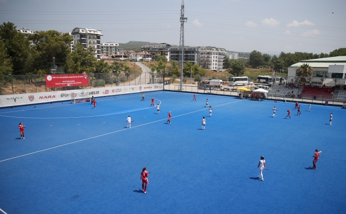 Ak Alan Hokeyi Kadnlar Avrupa ampiyonas 3, tamamland